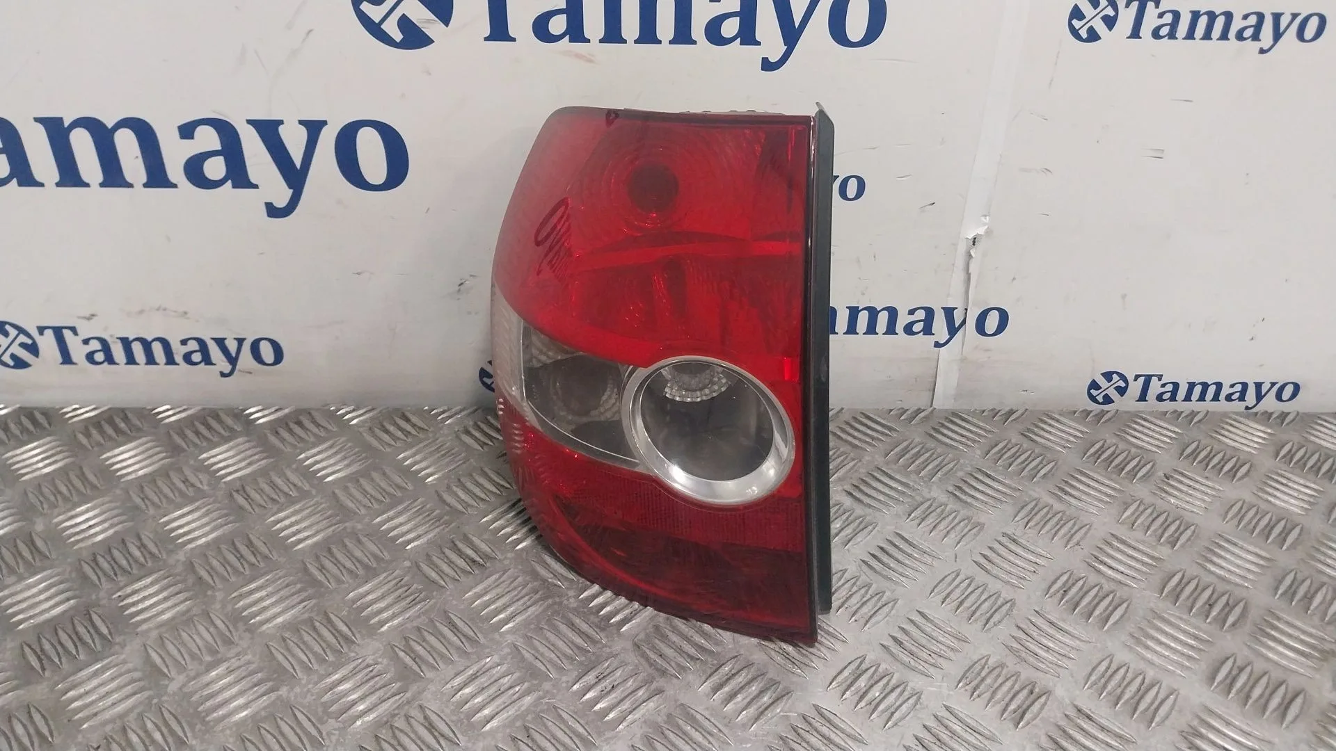 Piloto Trasero Izquierdo para Volkswagen Fox Hatchback (5Z1, 5Z3, 5Z4, 5Z5)