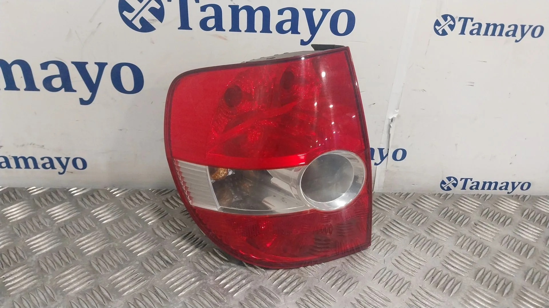 Piloto Trasero Izquierdo para Volkswagen Fox Hatchback (5Z1, 5Z3, 5Z4, 5Z5)