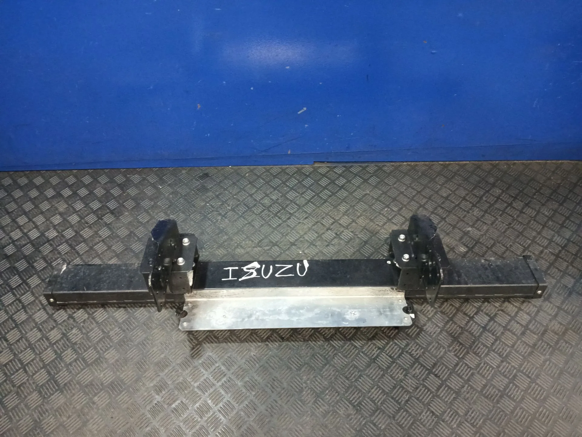 Refuerzo Paragolpes Trasero para Isuzu Trooper