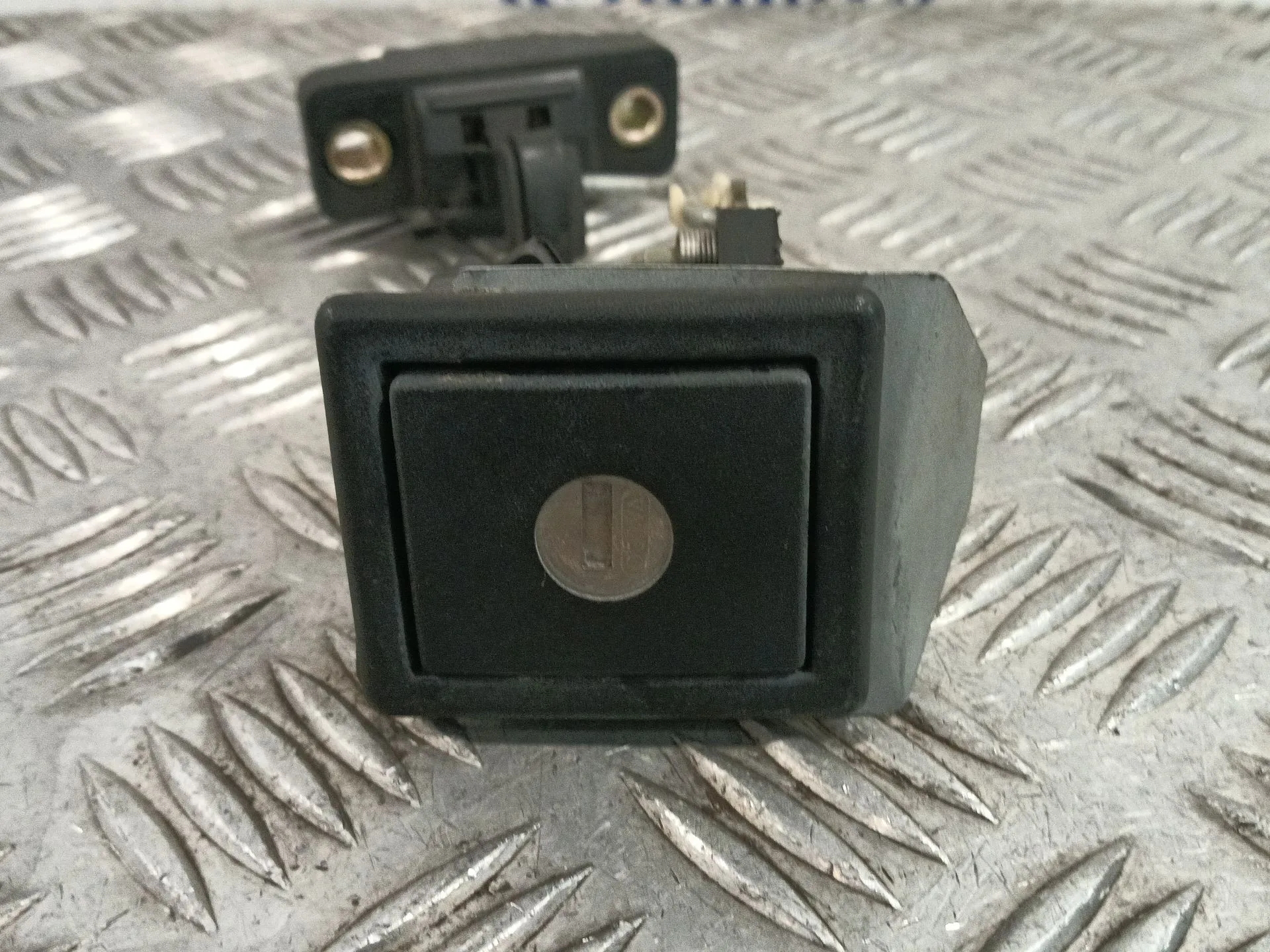 Cerradura Maletero / Porton para Renault Clio I Fase I+Ii (B/C57)