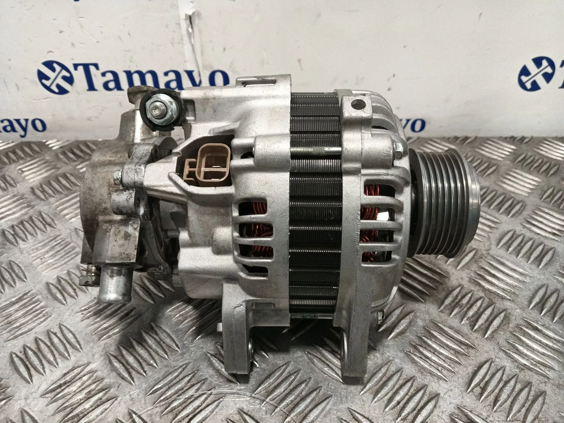 Alternador para Mitsubishi Montero (V60/V70)