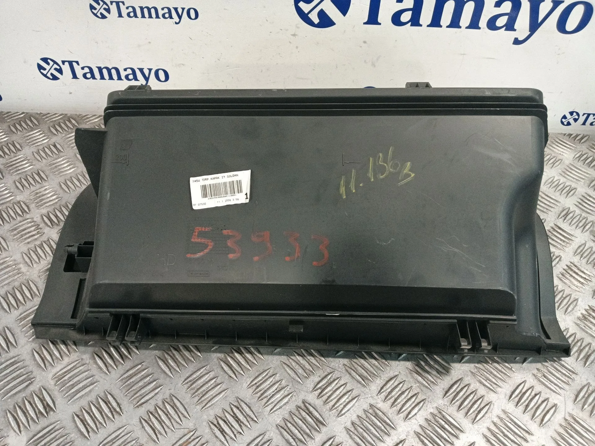 Guantera para Toyota Auris