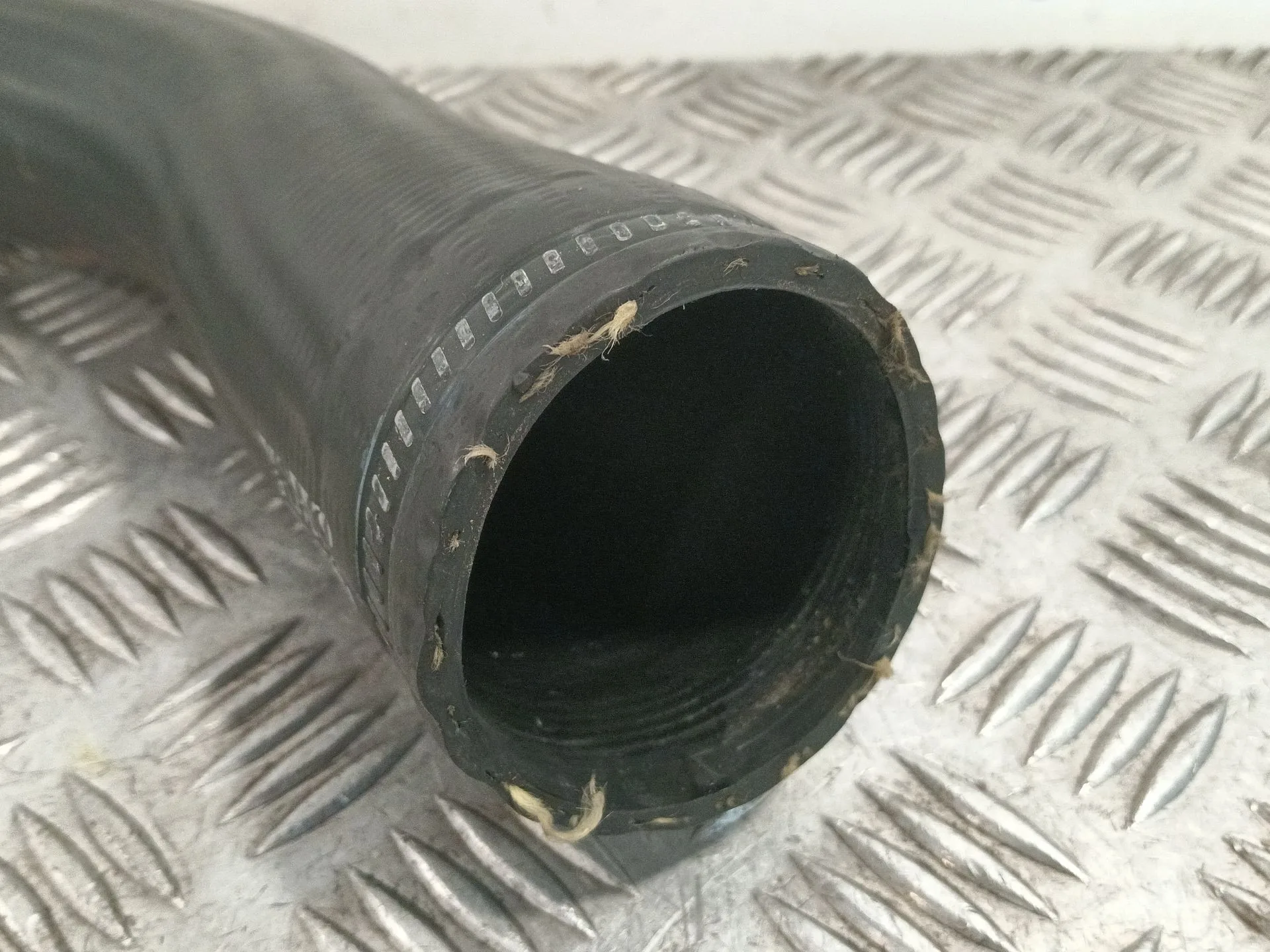 Tubo para Volvo V40 Hatchback (525)