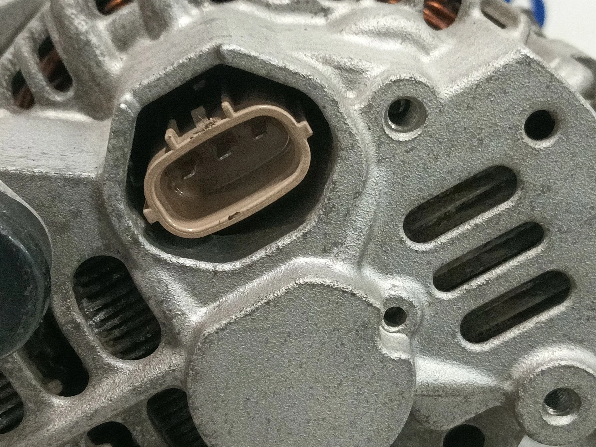 Alternador para Suzuki Swift Iii (Mz, Ez)
