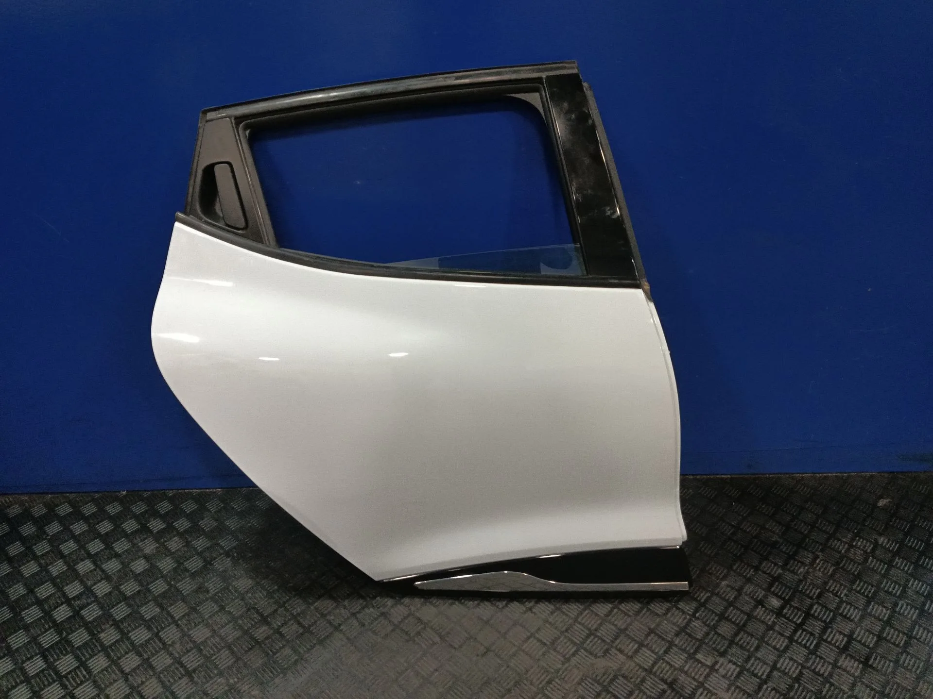 Puerta Trasera Derecha para Renault Clio Iv (Bh_)