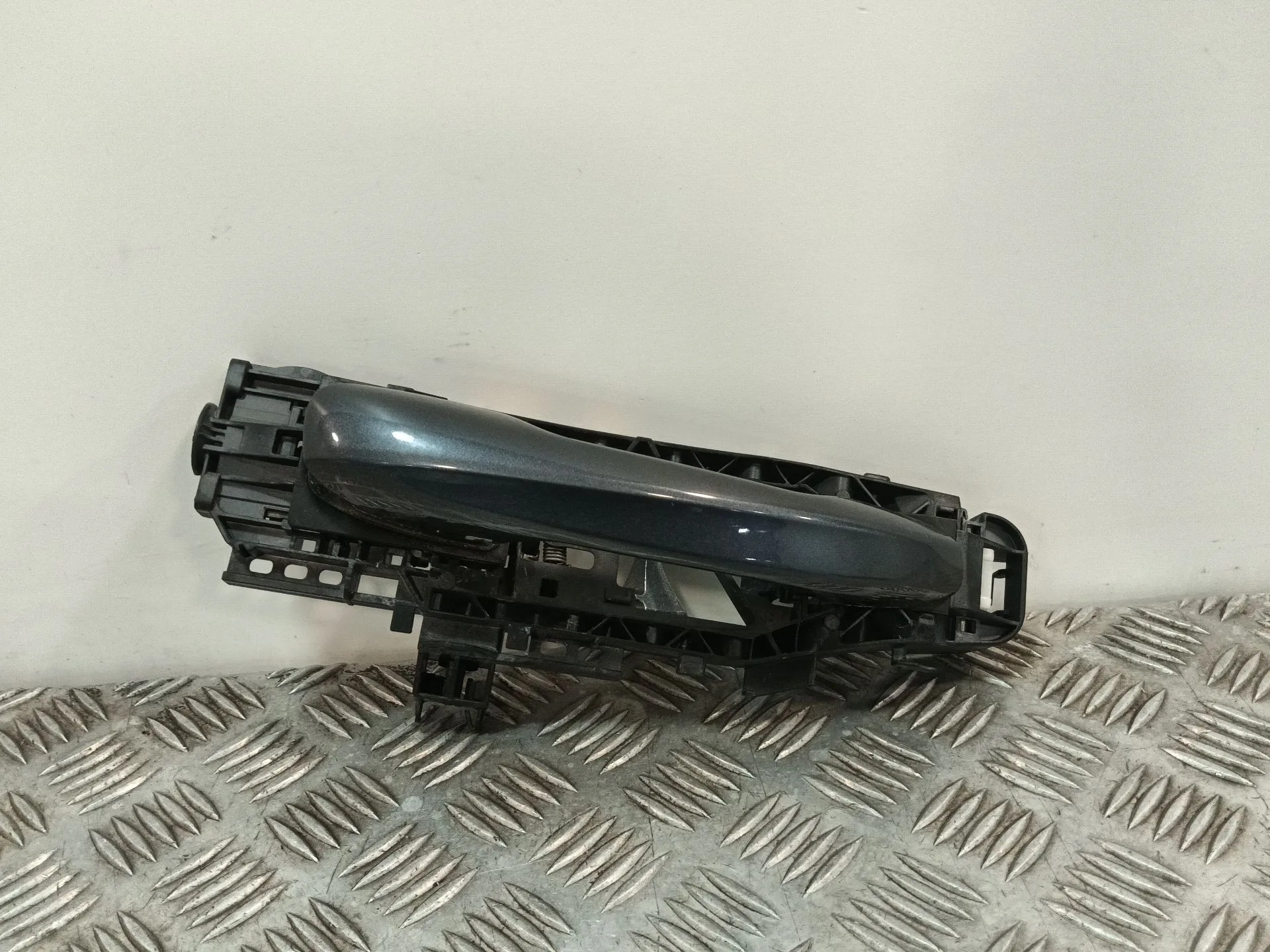 Maneta Exterior Delantera Derecha para Mercedes-Benz Clase C (W205)