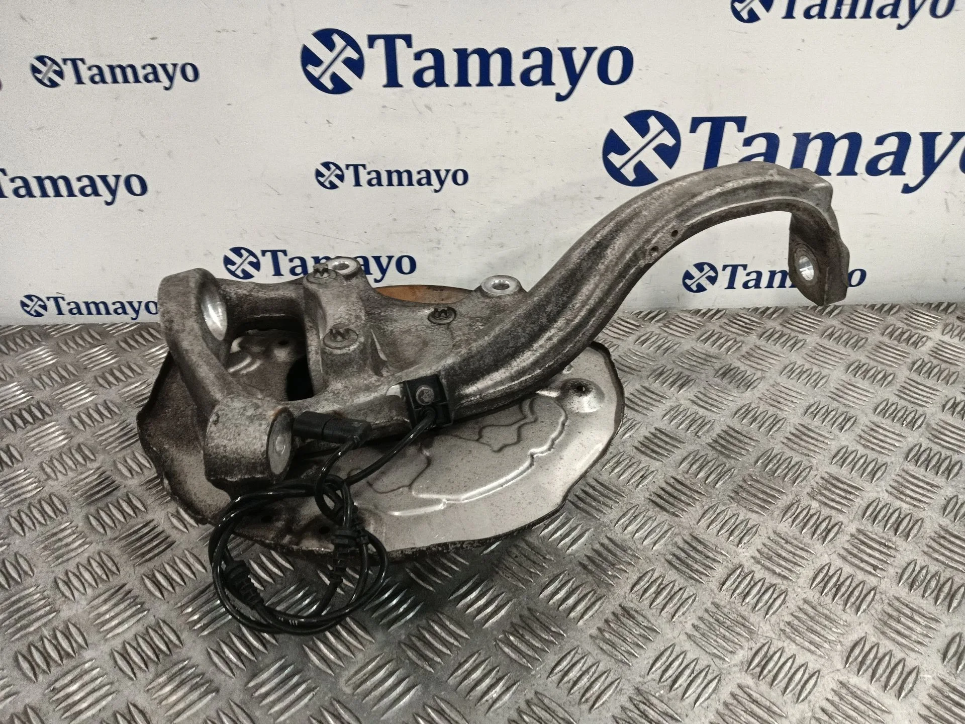Mangueta Delantera Izquierda para Mercedes-Benz Clase C (W205)