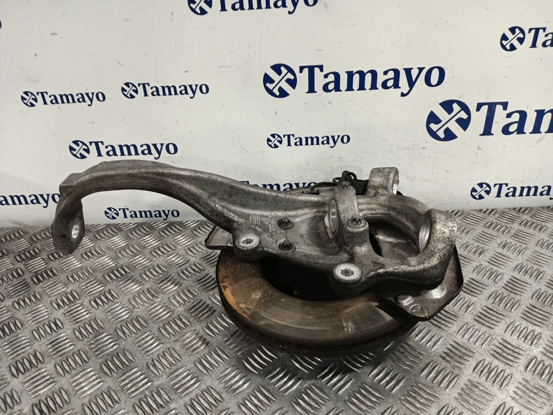 Mangueta Delantera Izquierda para Mercedes-Benz Clase C (W205)