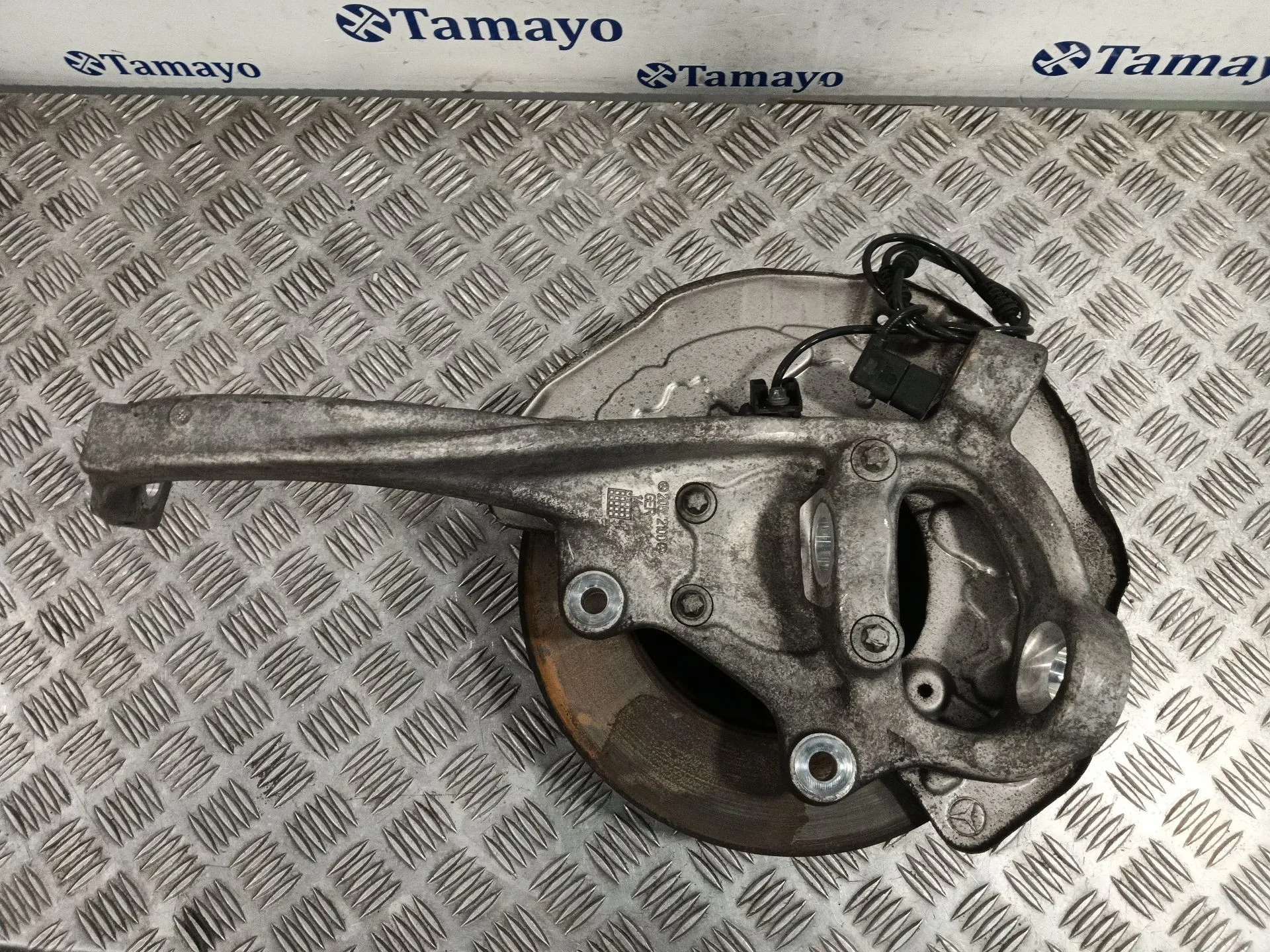 Mangueta Delantera Izquierda para Mercedes-Benz Clase C (W205)