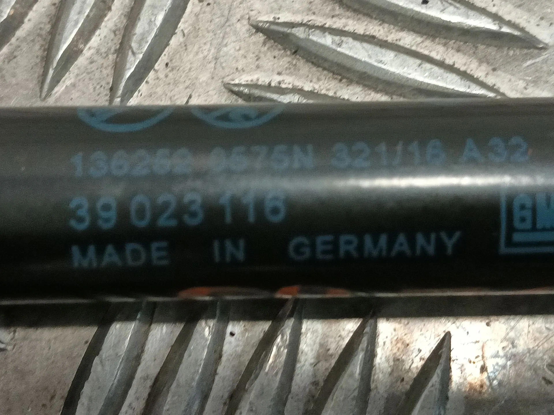 Amortiguadores Maletero / Porton para Opel Astra K Sports Tourer (B16)