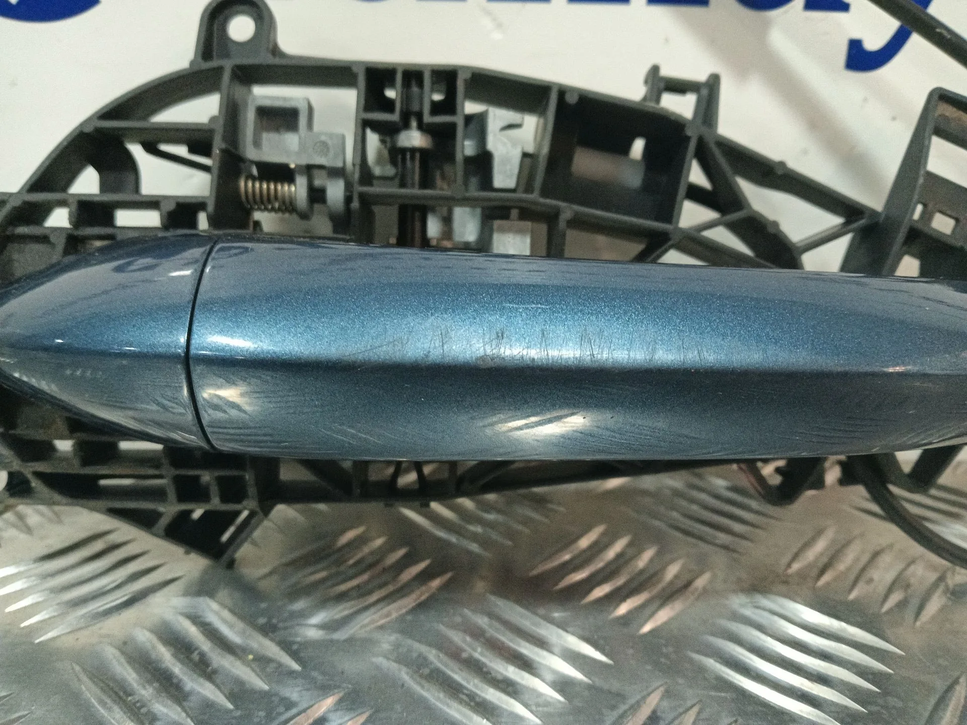 Maneta Exterior Delantera Izquierda para Opel Astra K Sports Tourer (B16)