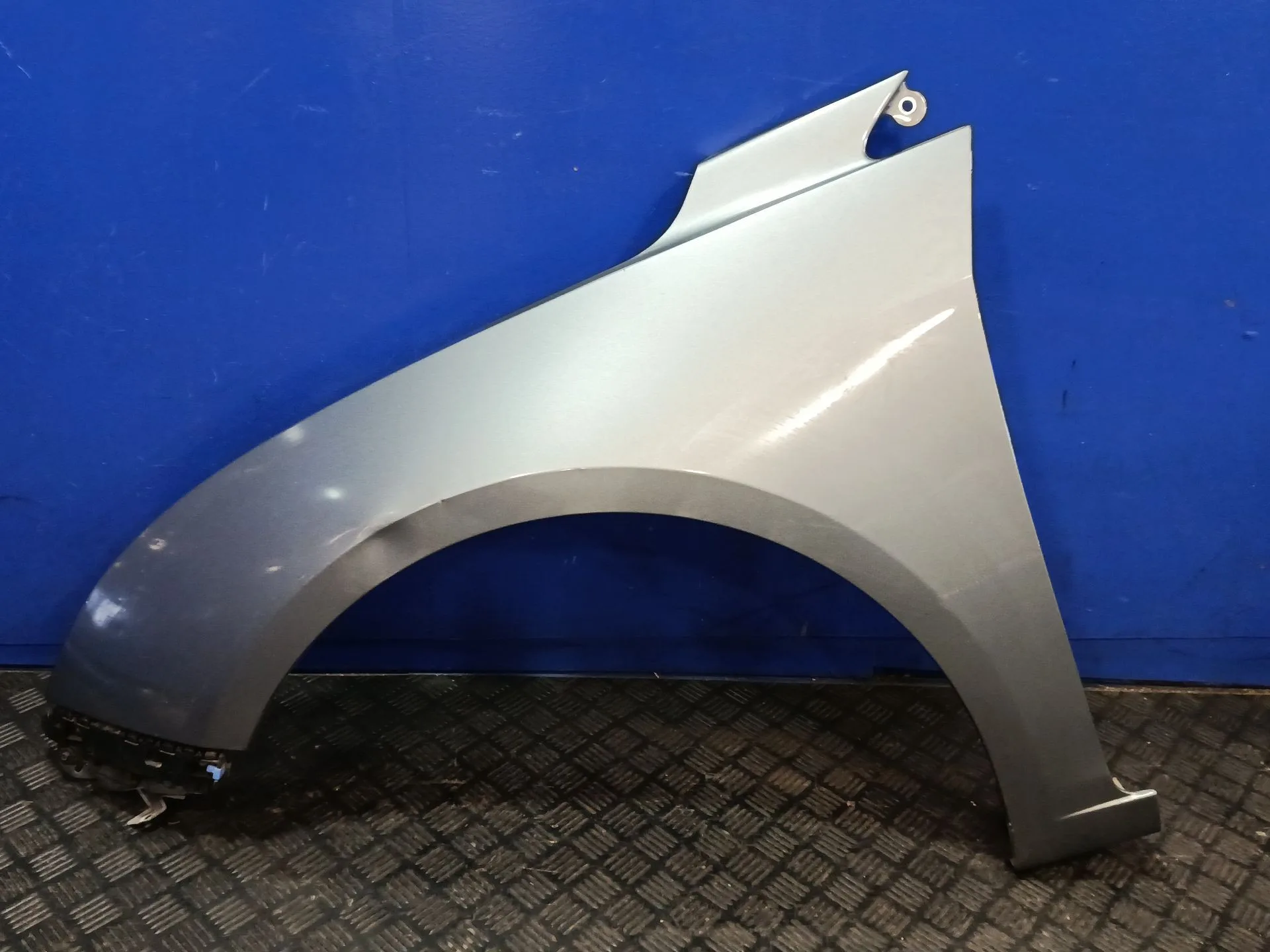 Aleta Delantera Izquierda para Chevrolet Cruze Hatchback (J305)