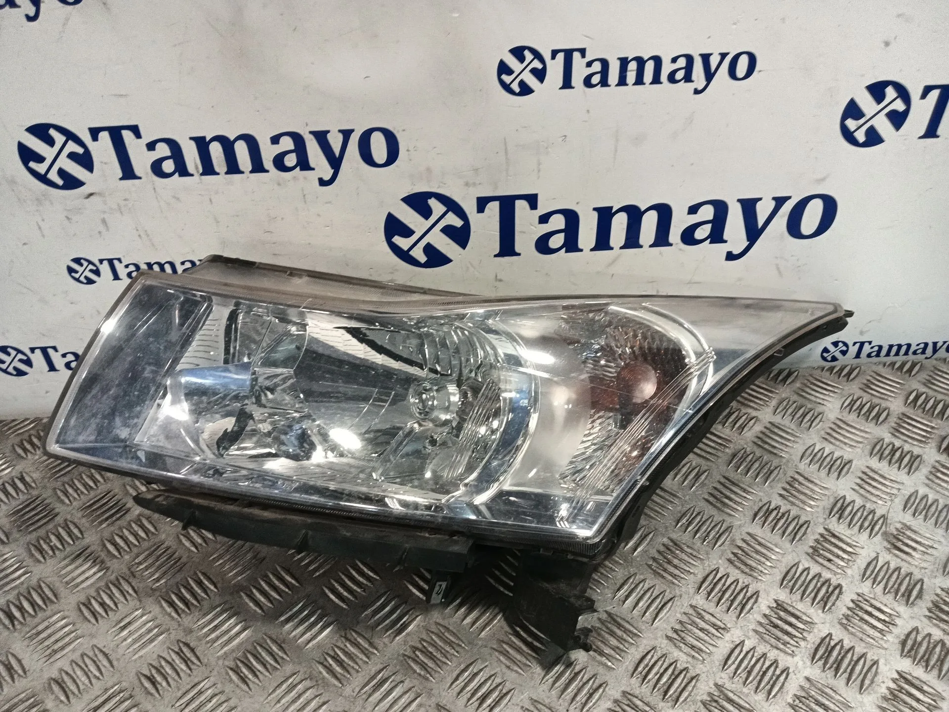Faro Izquierdo para Chevrolet Cruze Hatchback (J305)