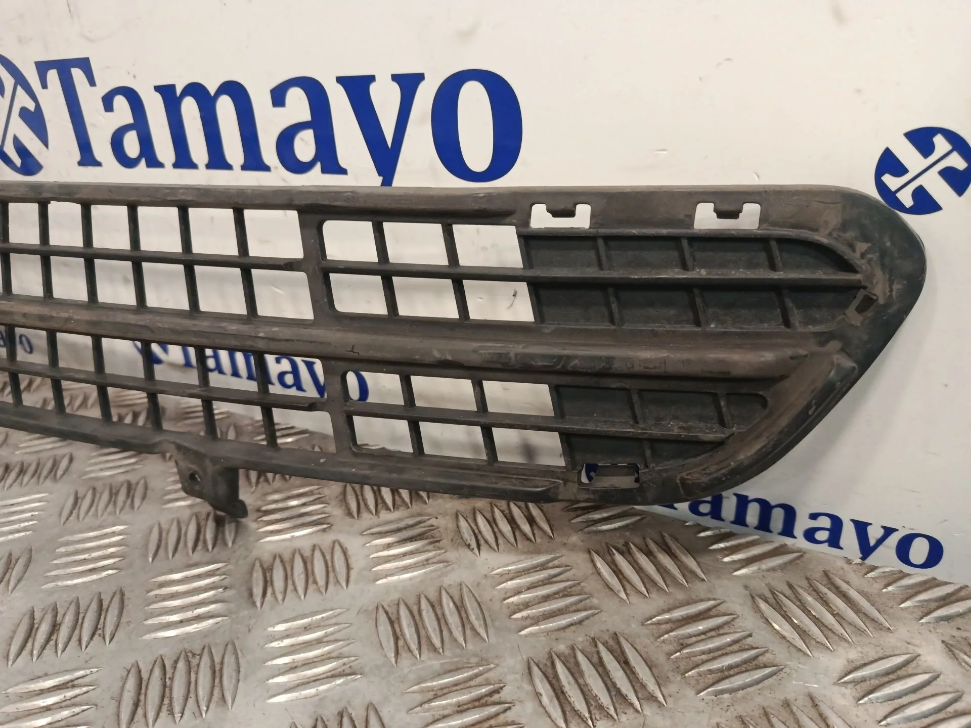 Rejilla Paragolpes Central para Chevrolet Cruze Hatchback (J305)
