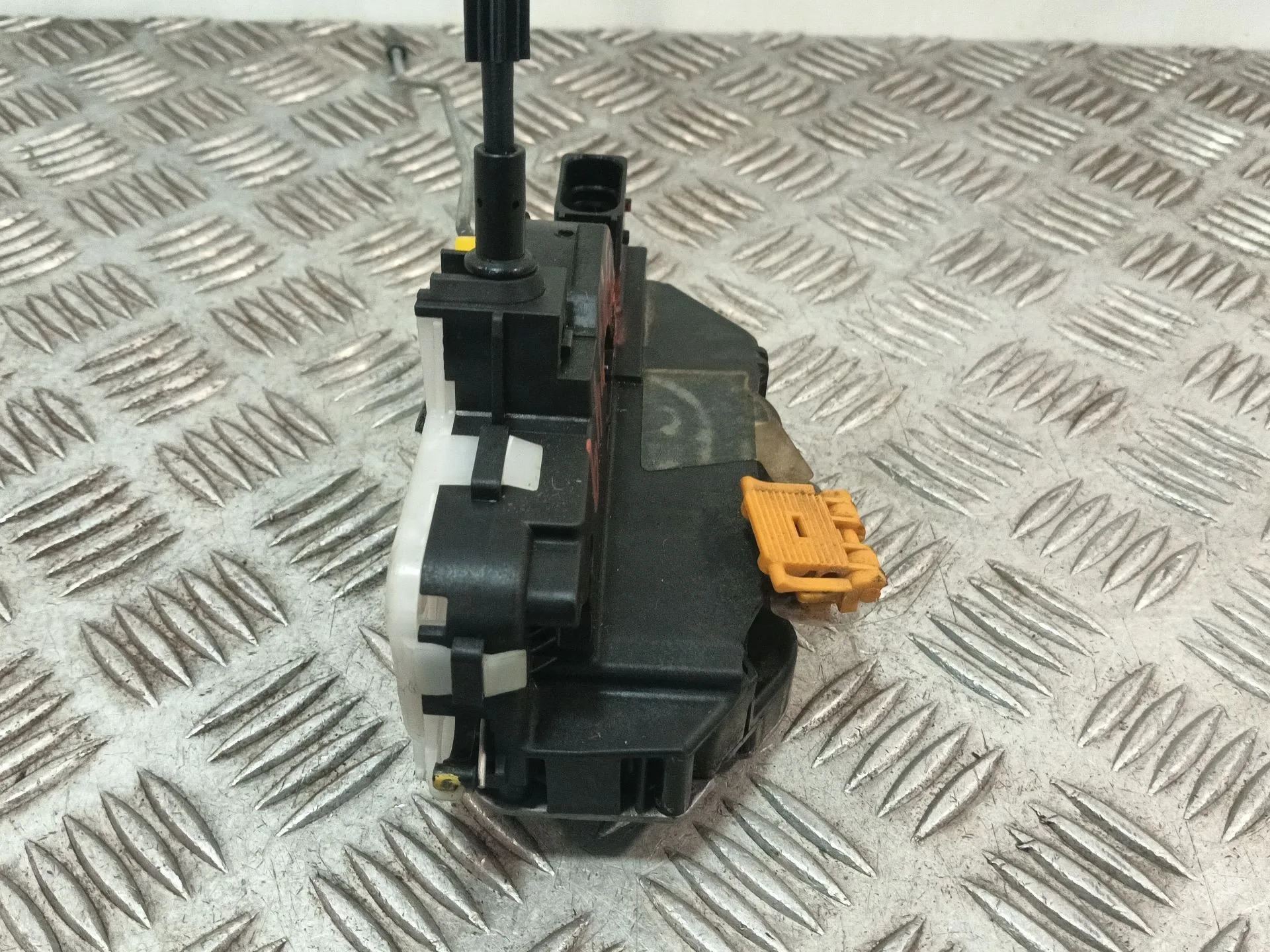 Cerradura Puerta Delantera Izquierda para Chevrolet Cruze Hatchback (J305)
