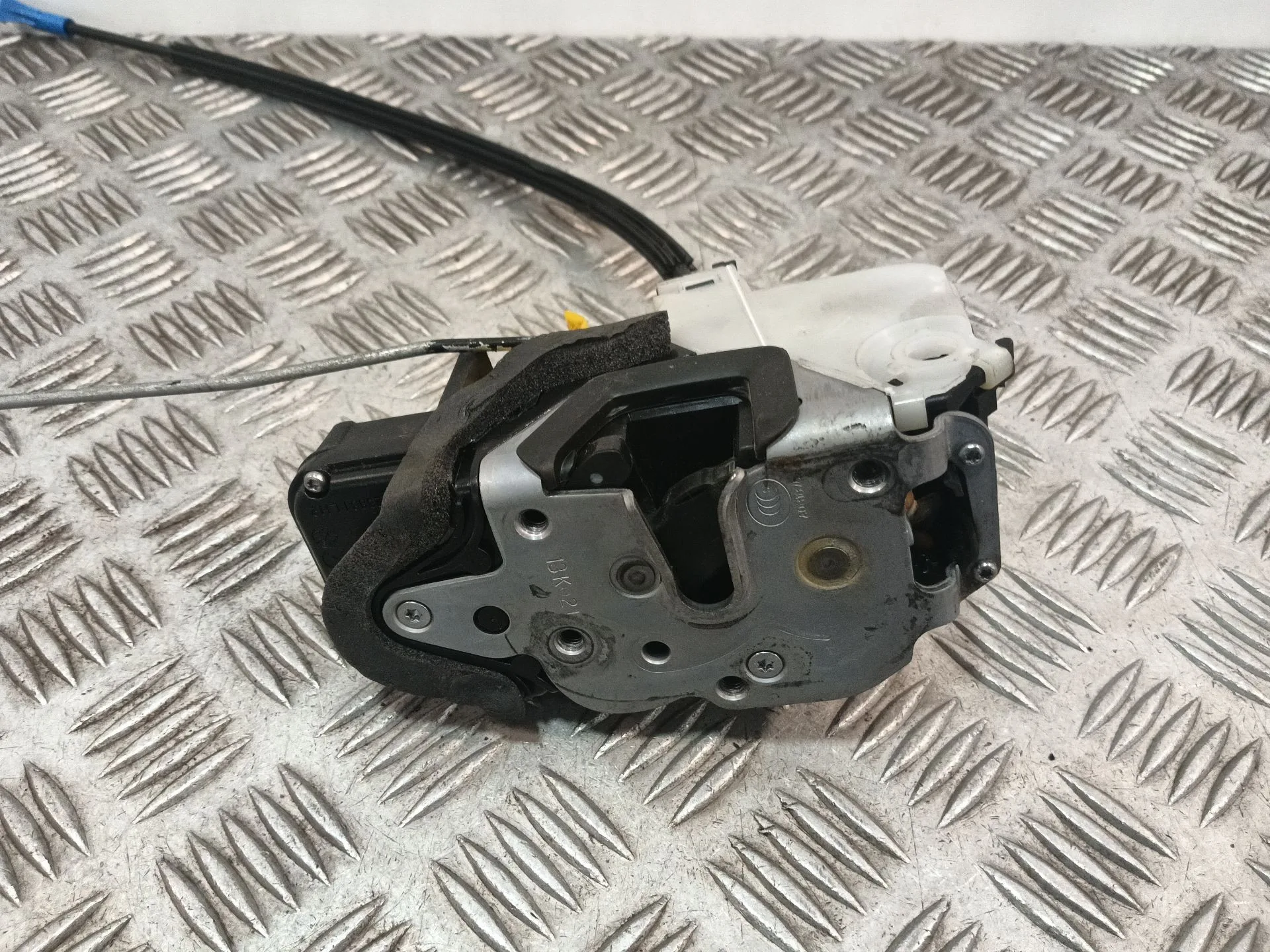 Cerradura Puerta Delantera Izquierda para Chevrolet Cruze Hatchback (J305)