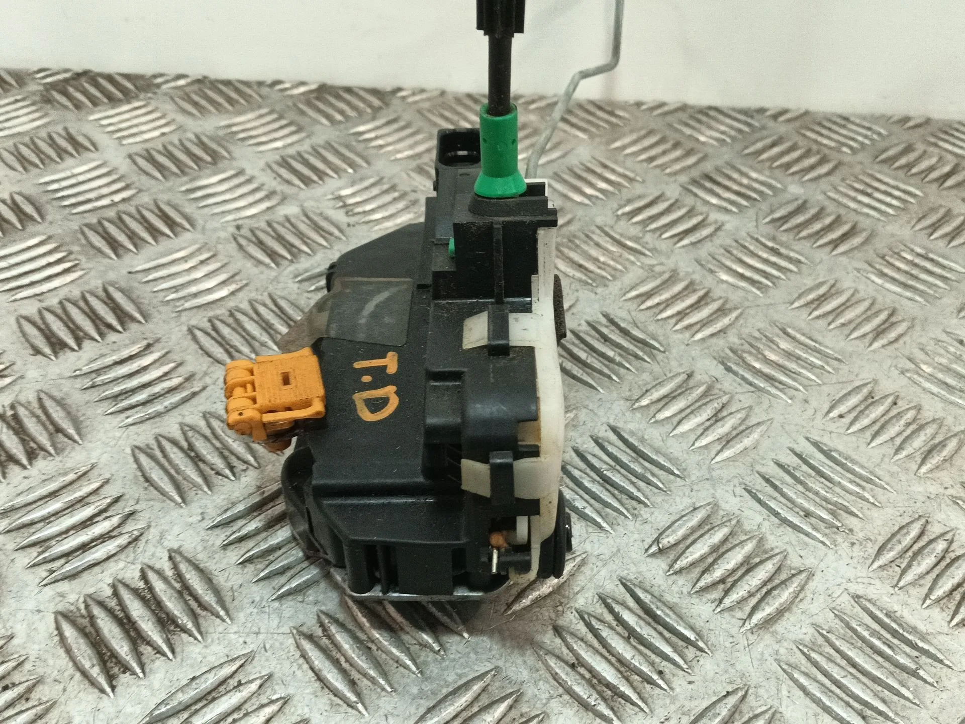 Cerradura Puerta Trasera Derecha para Chevrolet Cruze Hatchback (J305)