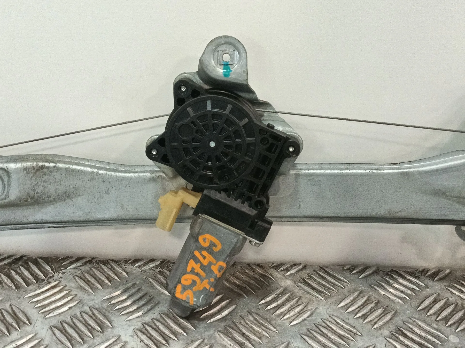 Elevalunas Trasero Derecho para Chevrolet Cruze Hatchback (J305)