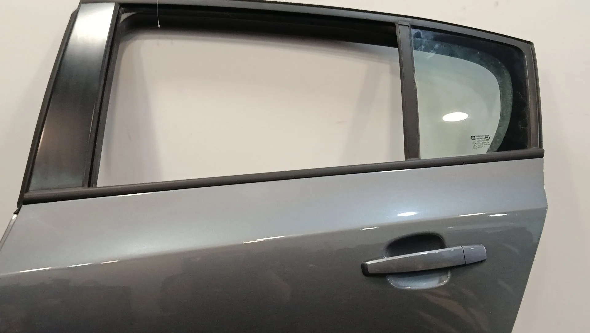 Puerta Trasera Izquierda para Chevrolet Cruze Hatchback (J305)