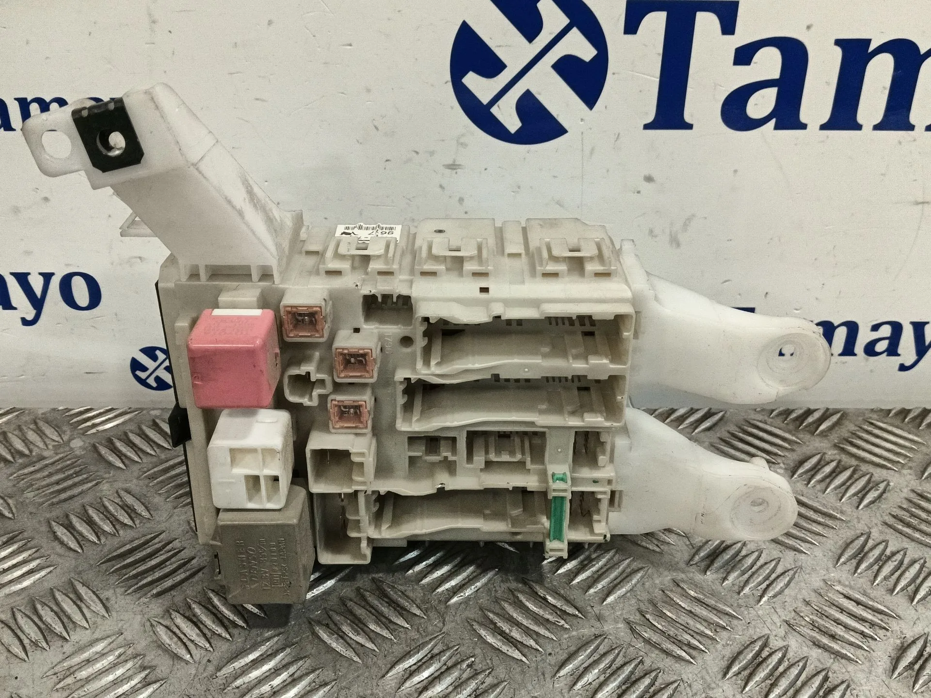 Caja Reles / Fusibles para Toyota Auris