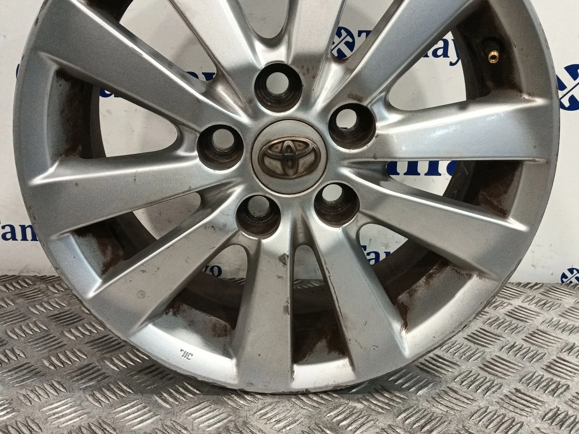 Llanta para Toyota Auris (_E15_)