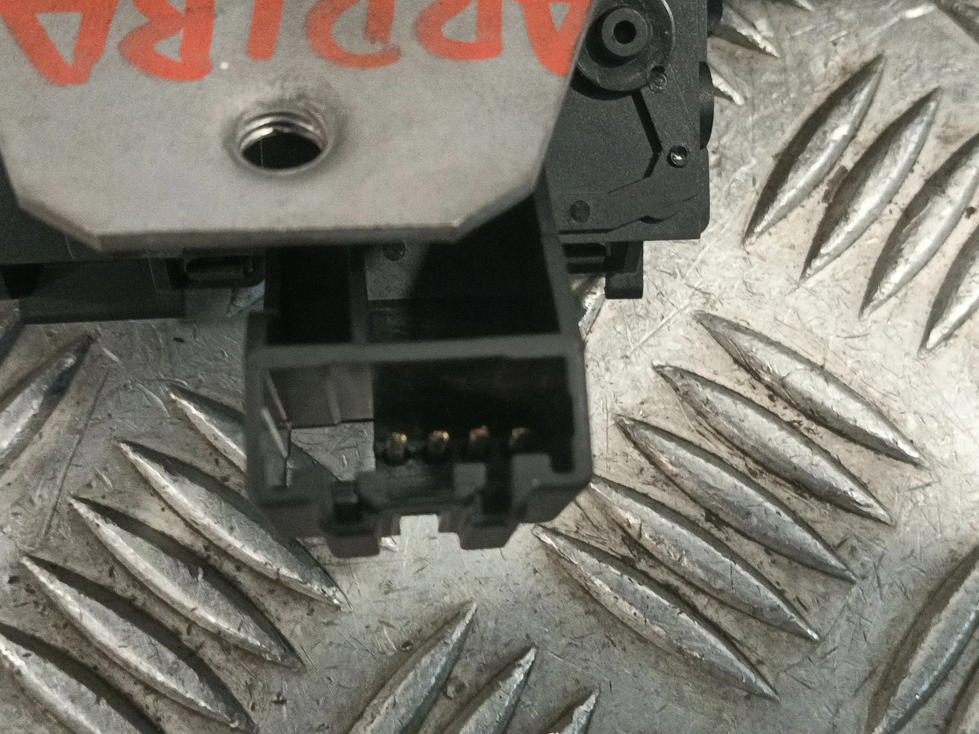 Cerradura Maletero / Porton para Ford Kuga I