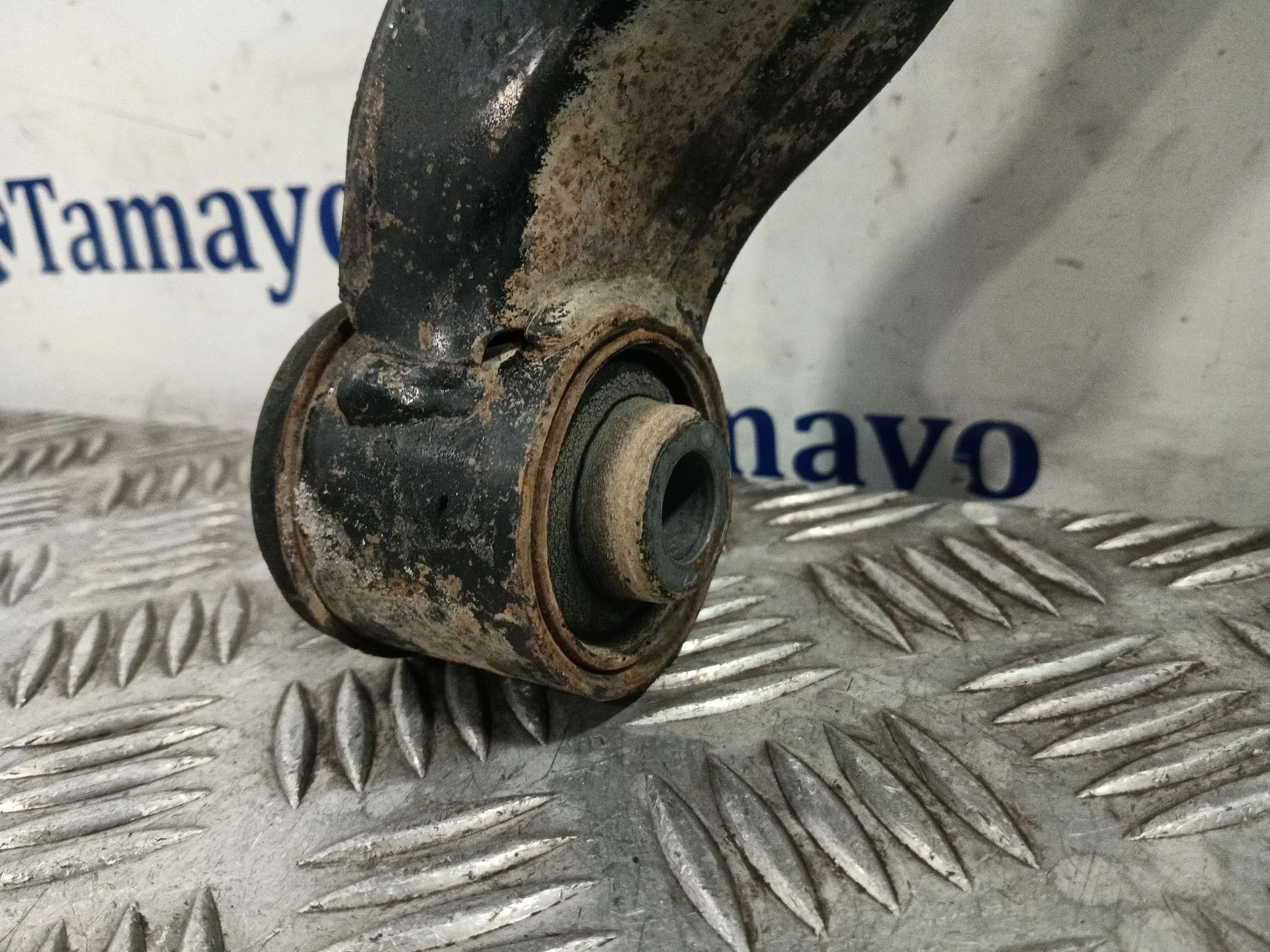 Brazo Suspension Inferior Delantero Izquierdo para Mitsubishi Montero (V60/V70)