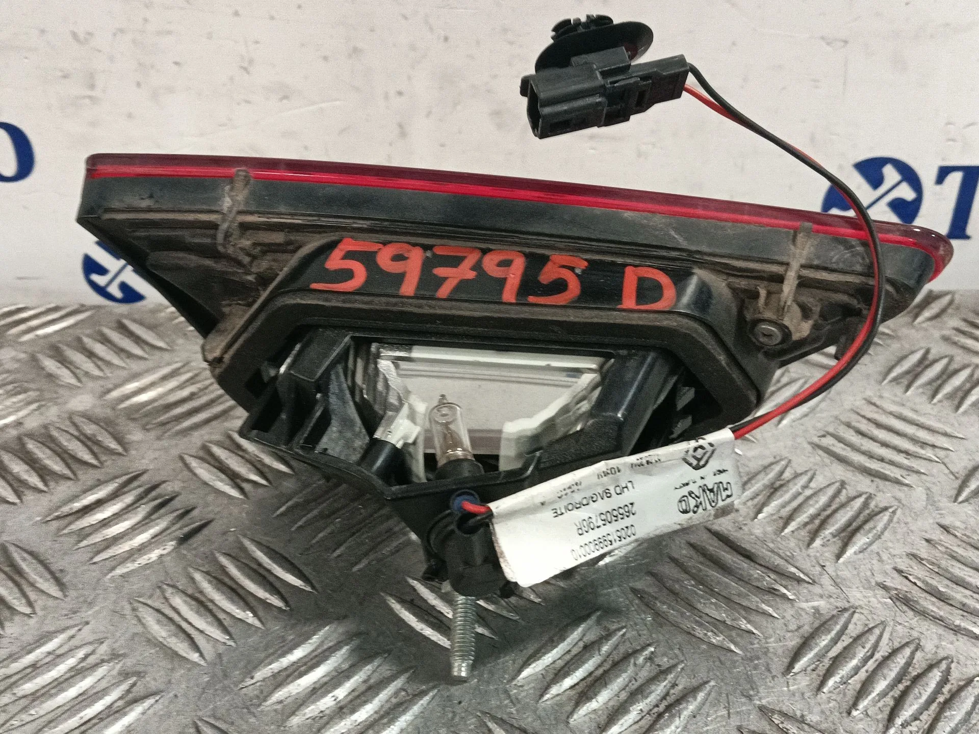 Piloto Trasero Derecho Porton para Renault Clio Iv (Bh_)