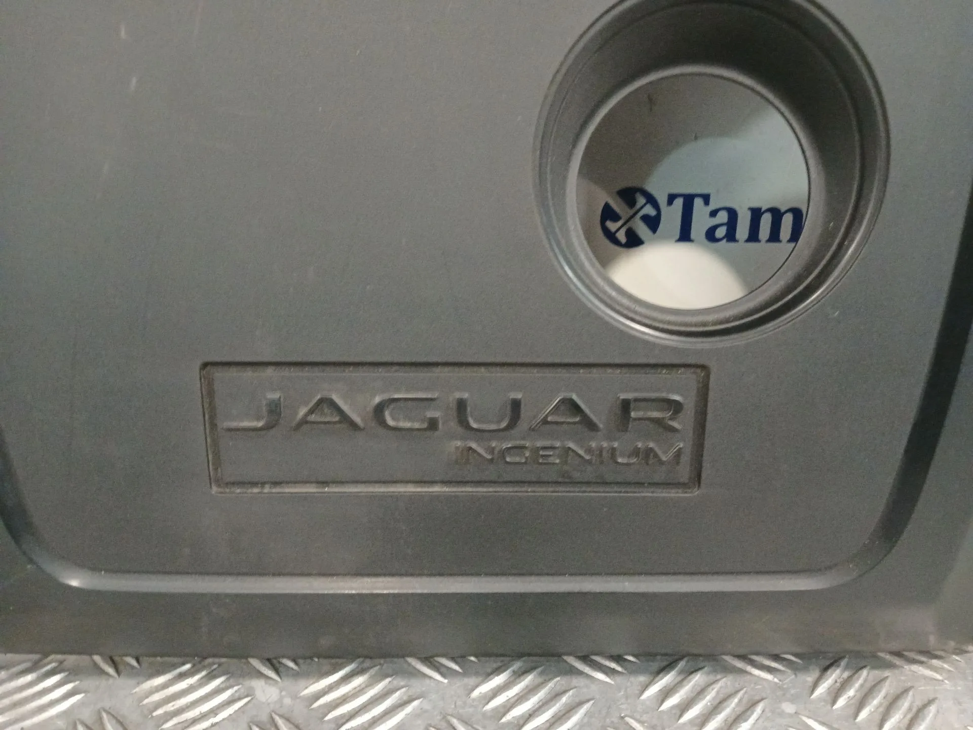 Tapa Motor para Jaguar Xe (X760)