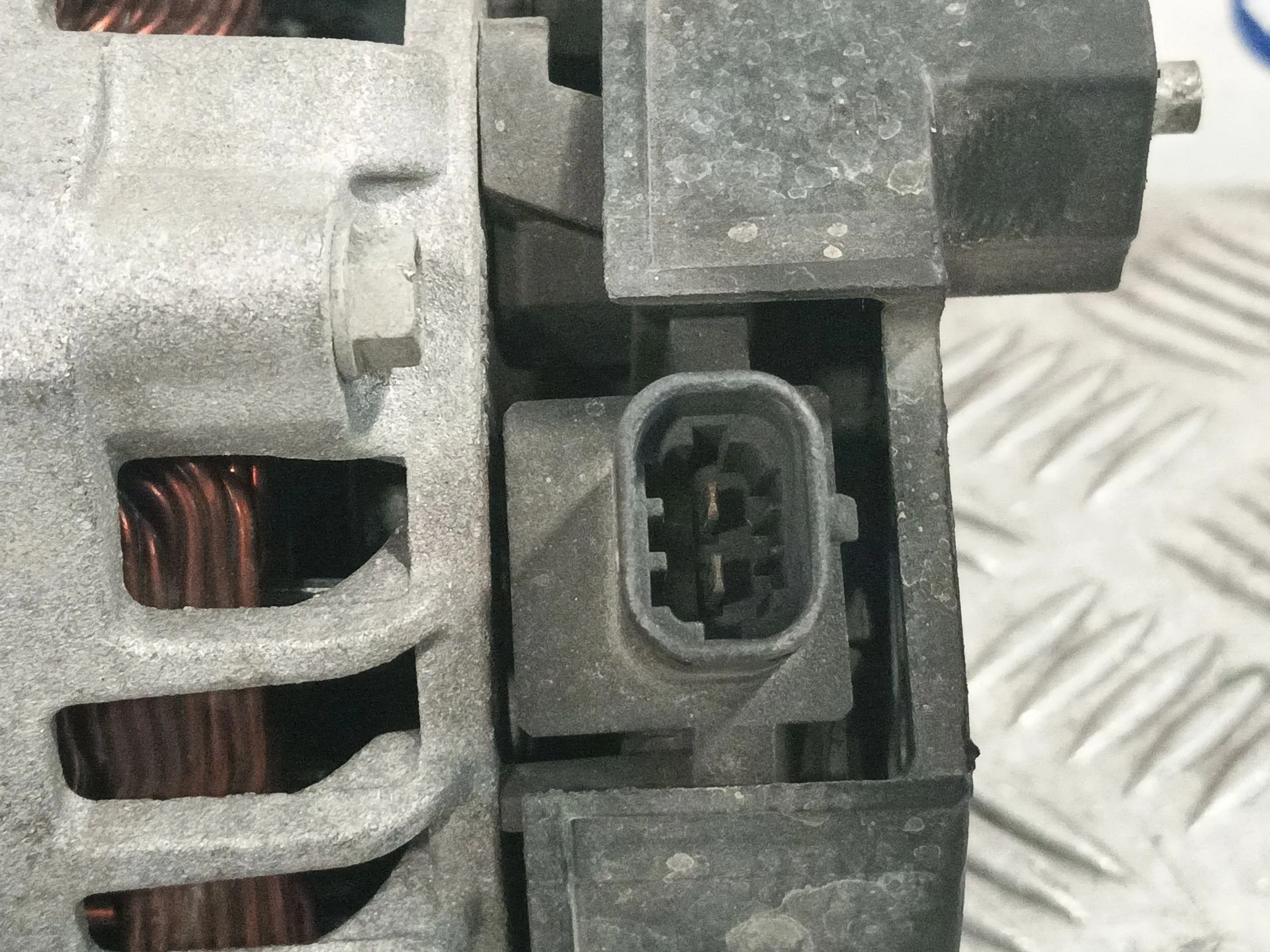 Alternador para Opel Corsa D (S07)