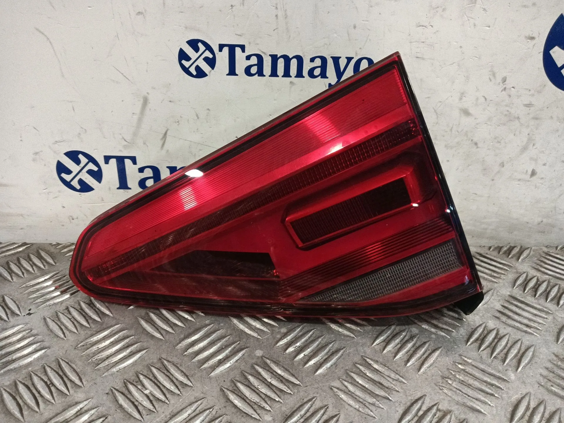 Piloto Trasero Derecho Interior para Volkswagen Touran (5T1)