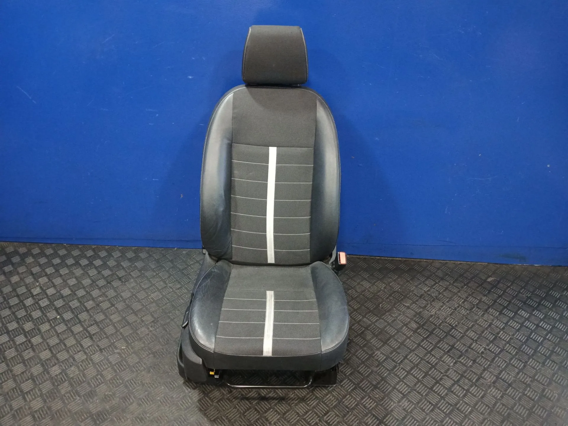 Juego Asientos Completo para Ford Kuga I