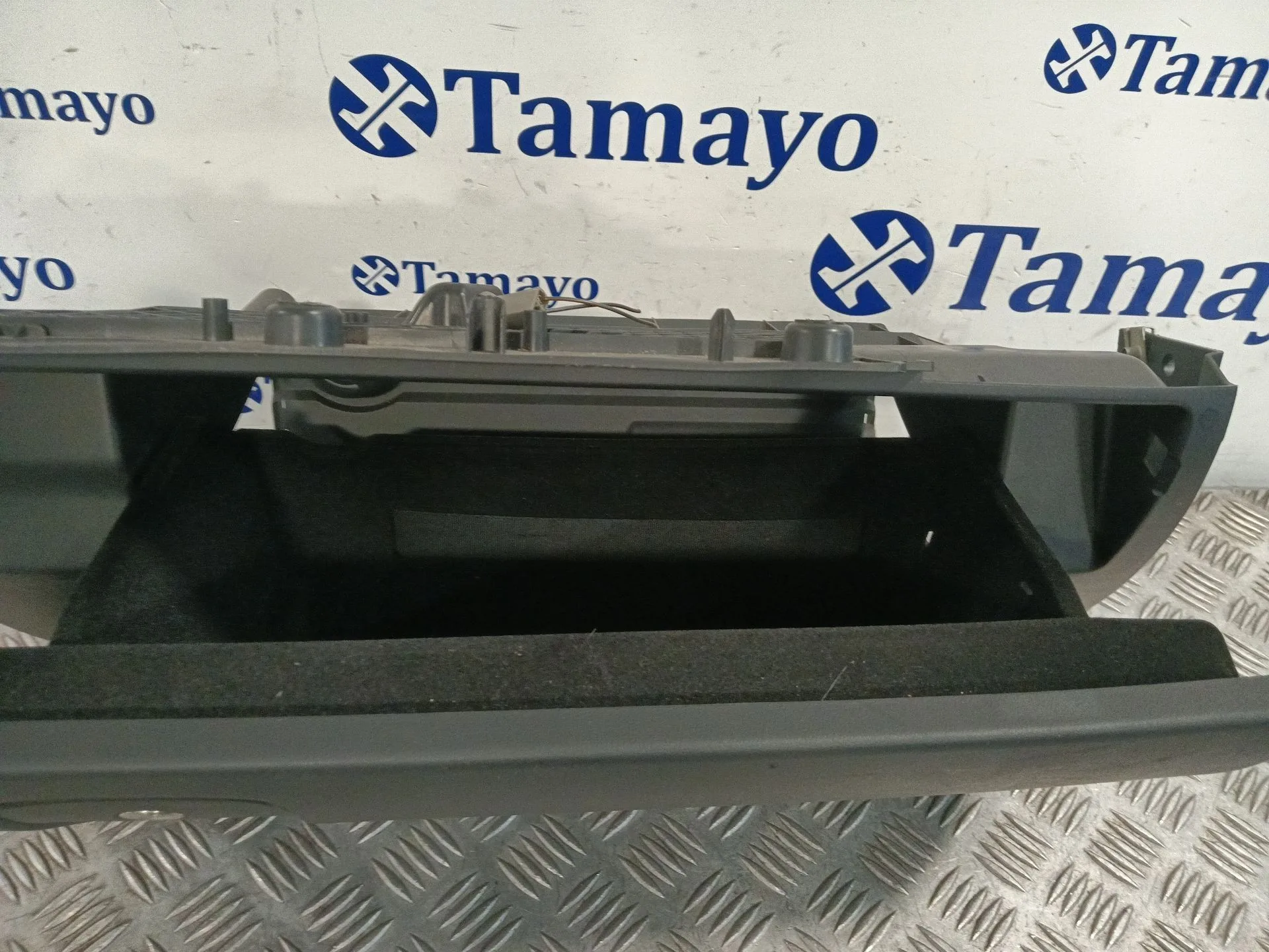 Guantera para Jaguar Xe (X760)