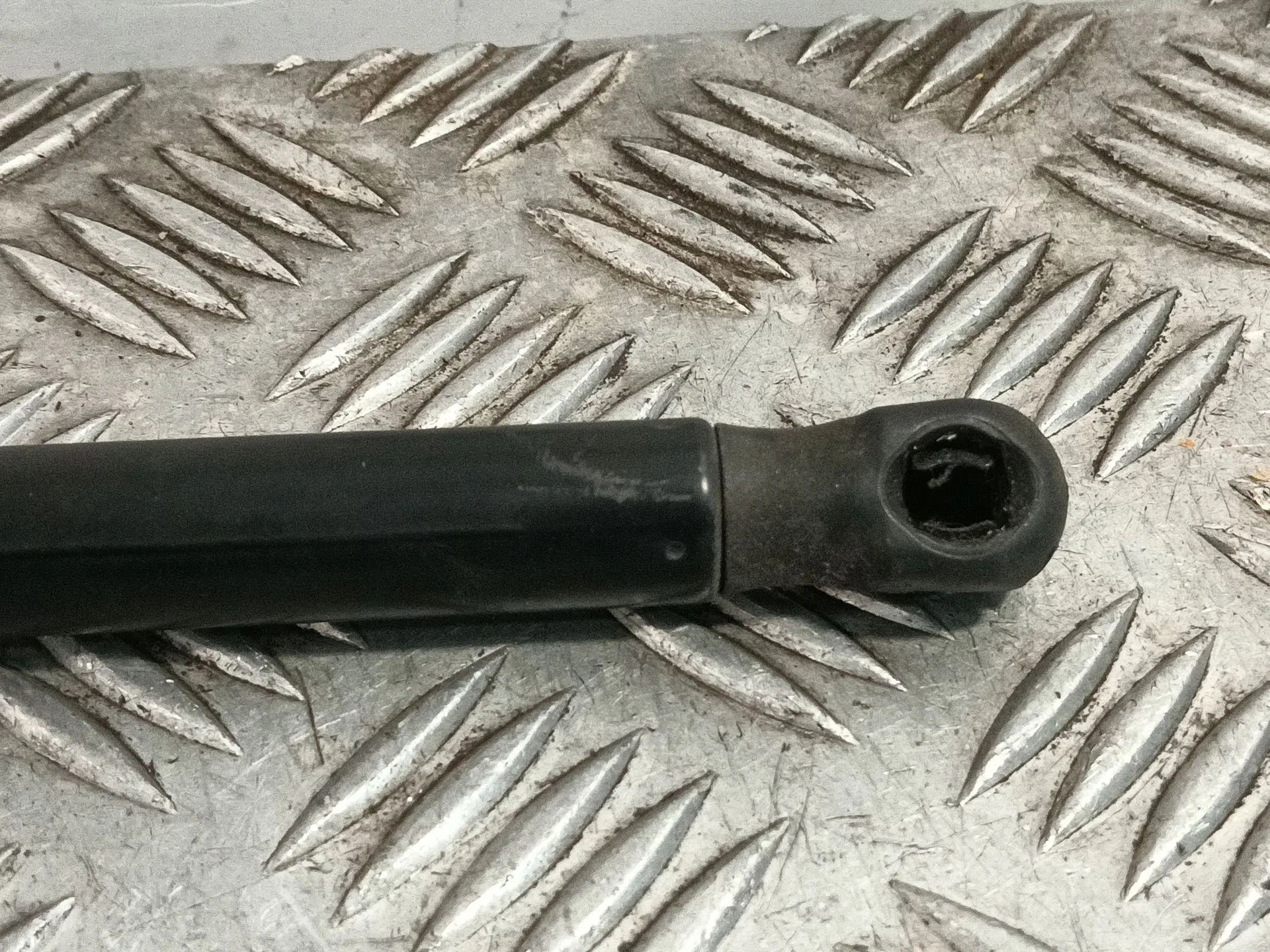 Amortiguadores Capo para Jaguar Xe (X760)