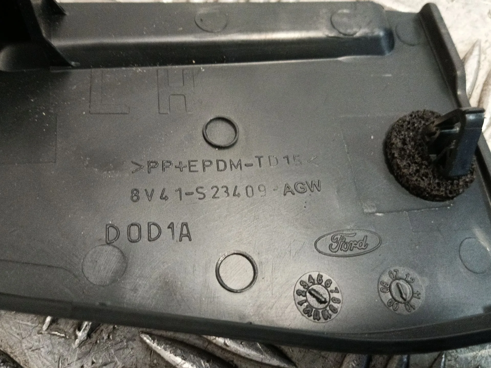 Plastico Varios para Ford Kuga I