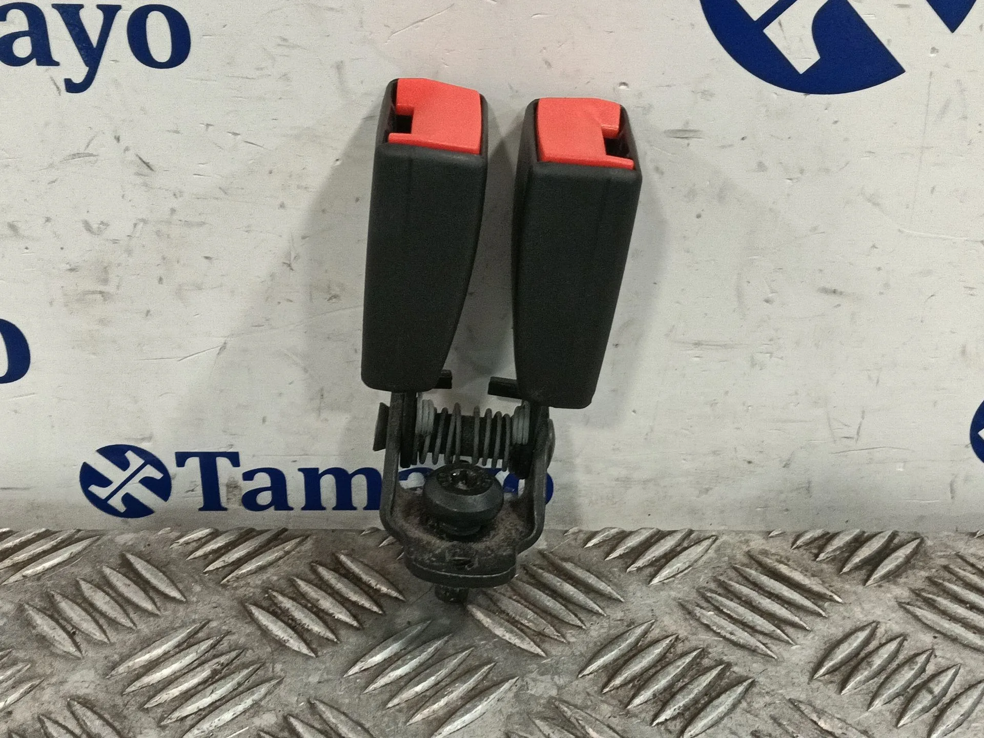 Enganche Cinturon Trasero Derecho para Ford Kuga I