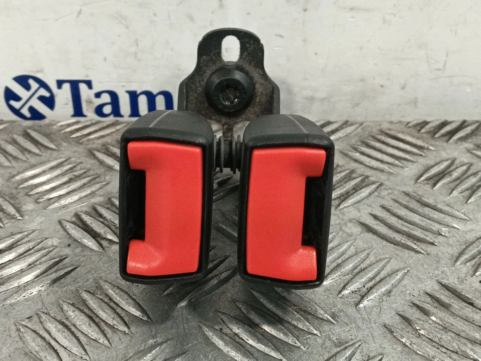 Enganche Cinturon Trasero Derecho para Ford Kuga I