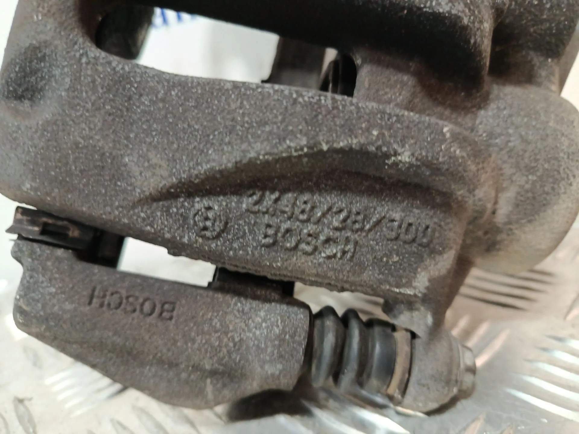 Pinza Freno Delantera Izquierda para Mercedes-Benz Vito / Mixto Furgoneta (W639)