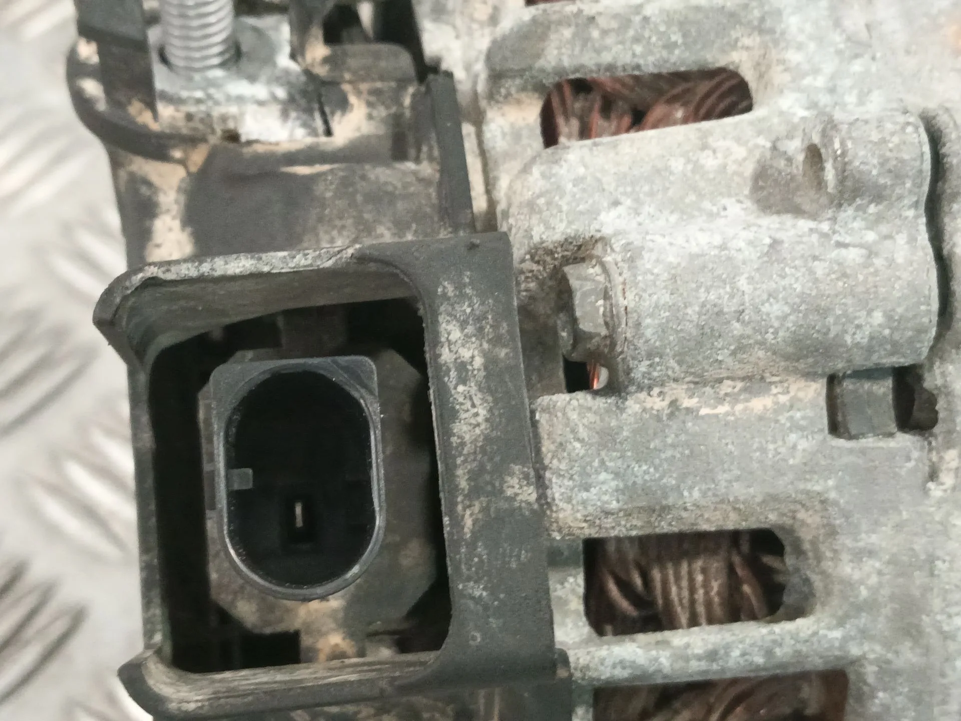 Alternador para Ford Transit Connect V408 Furgoneta/Monovolumen