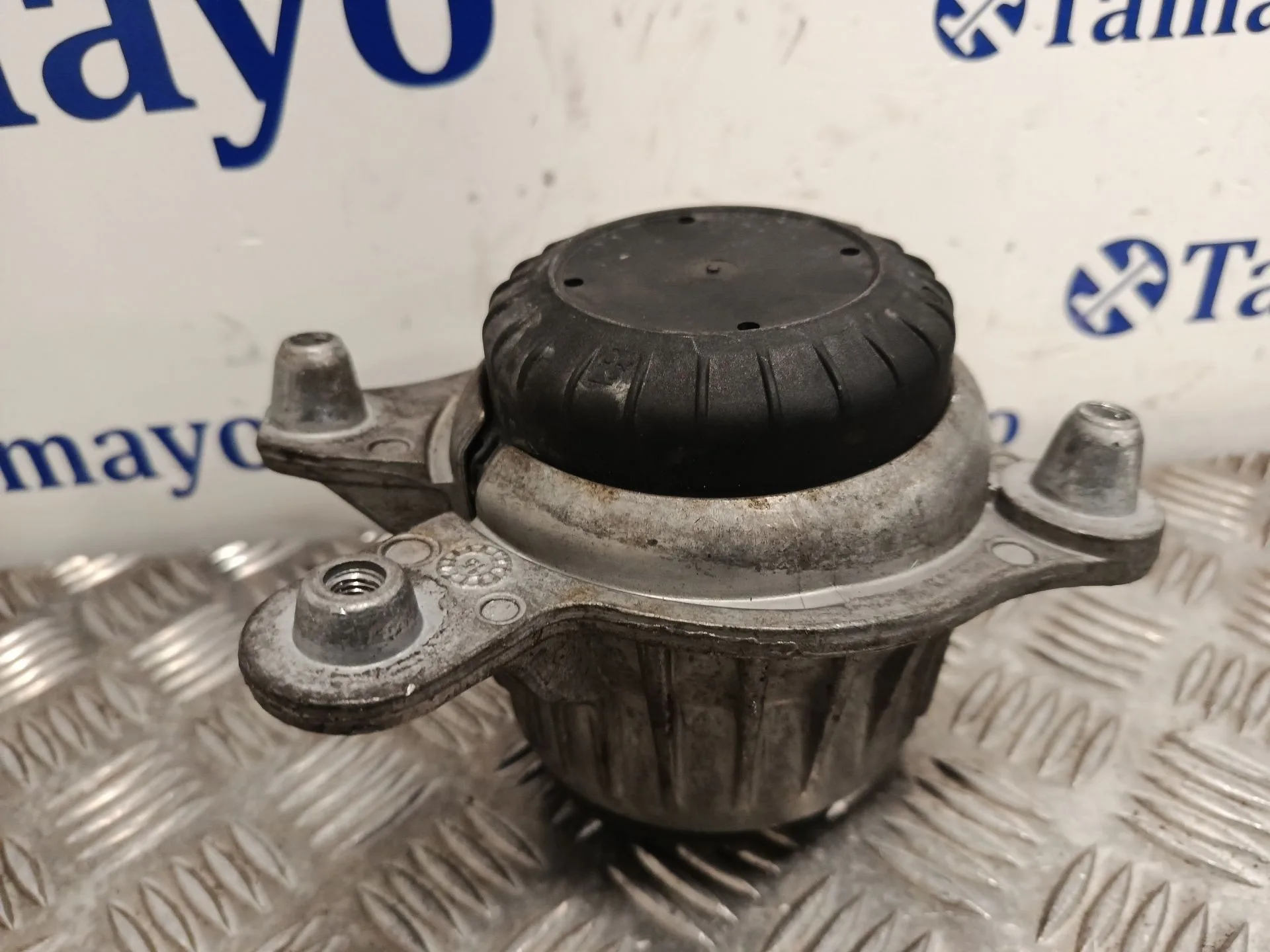 Soporte Motor para Mercedes-Benz Clase C (W205)