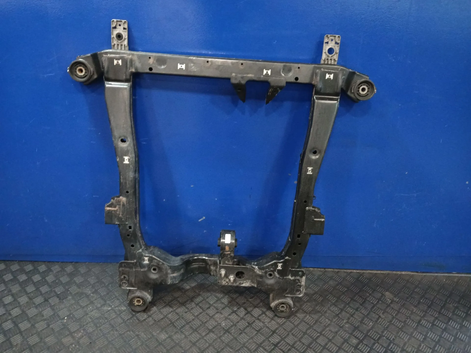 Puente Delantero para Chevrolet Cruze Hatchback (J305)