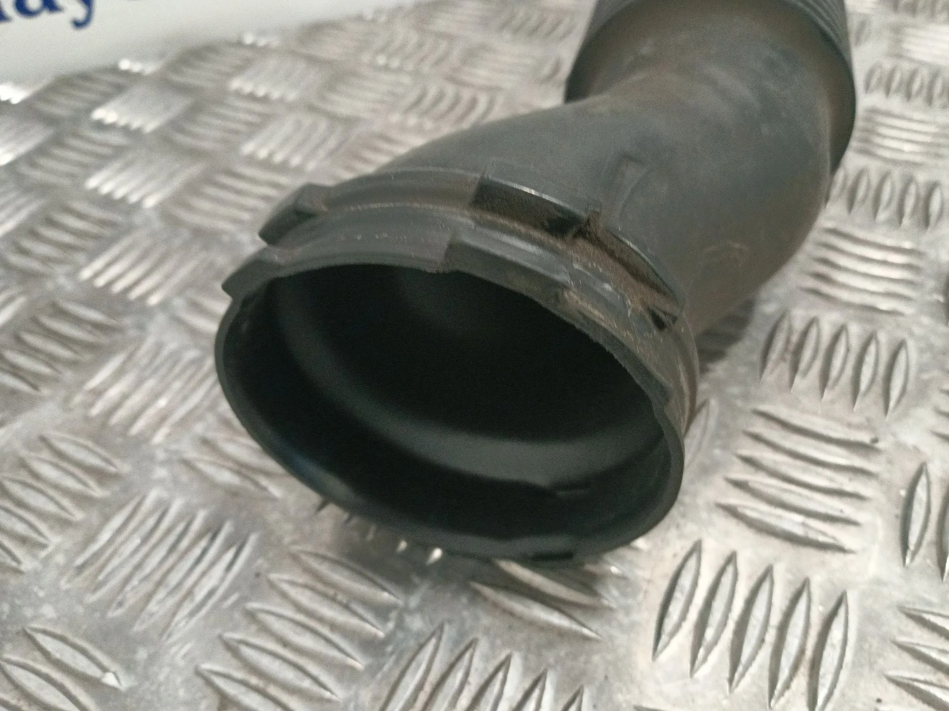 Tubo para Jaguar Xe (X760)