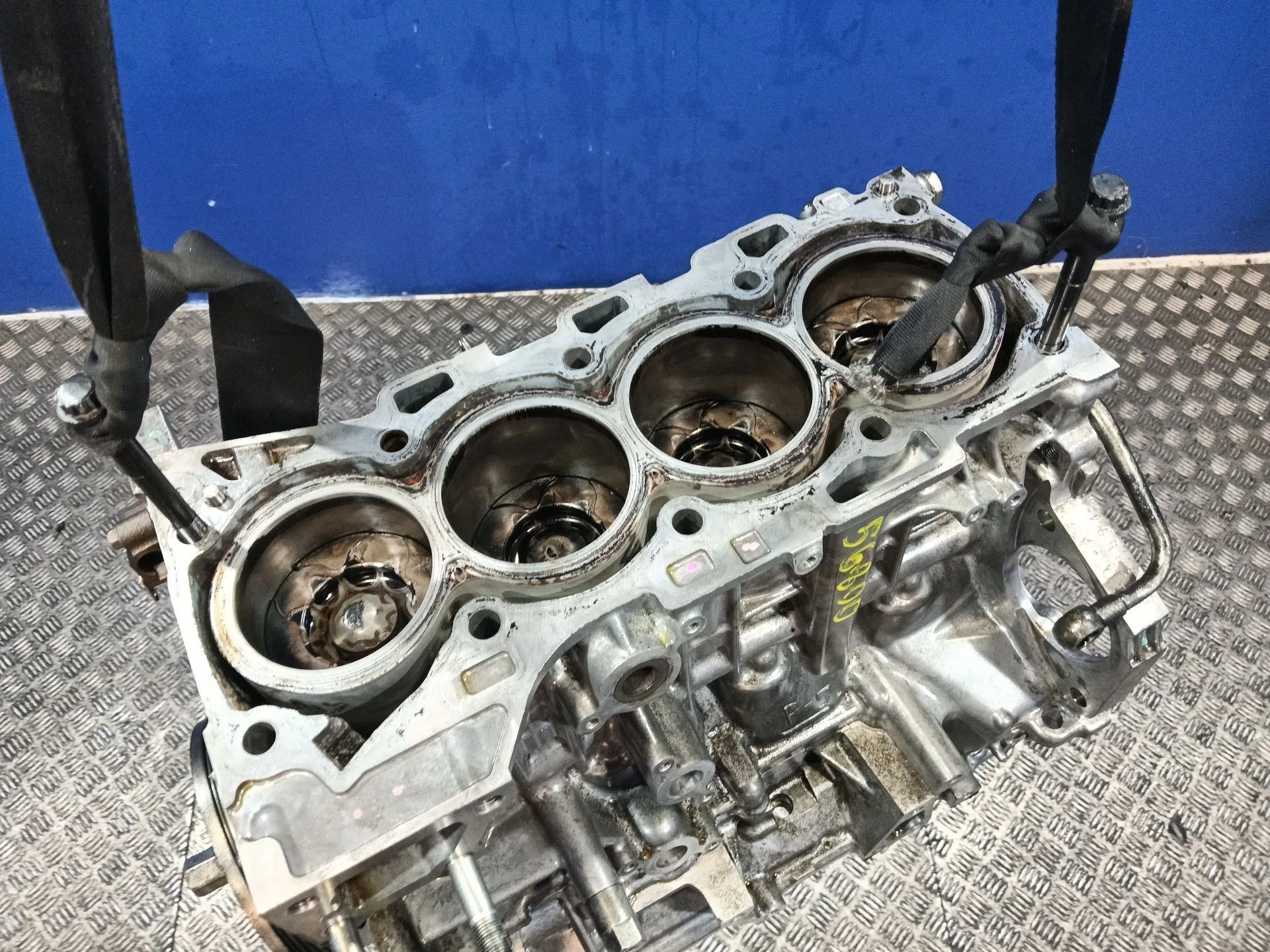 Bloque para Toyota Avensis (T27)