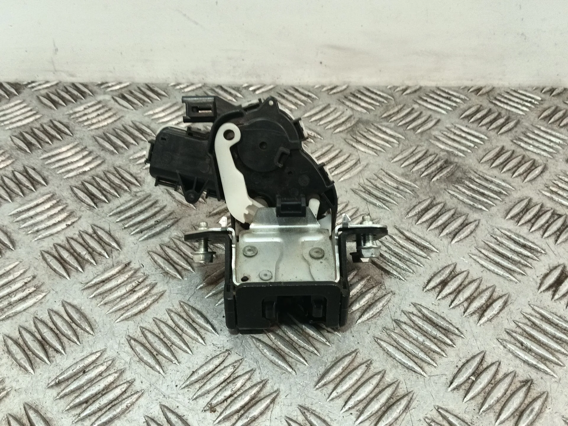 Cerradura Maletero / Porton para Mazda 3 Lim. (Bl)