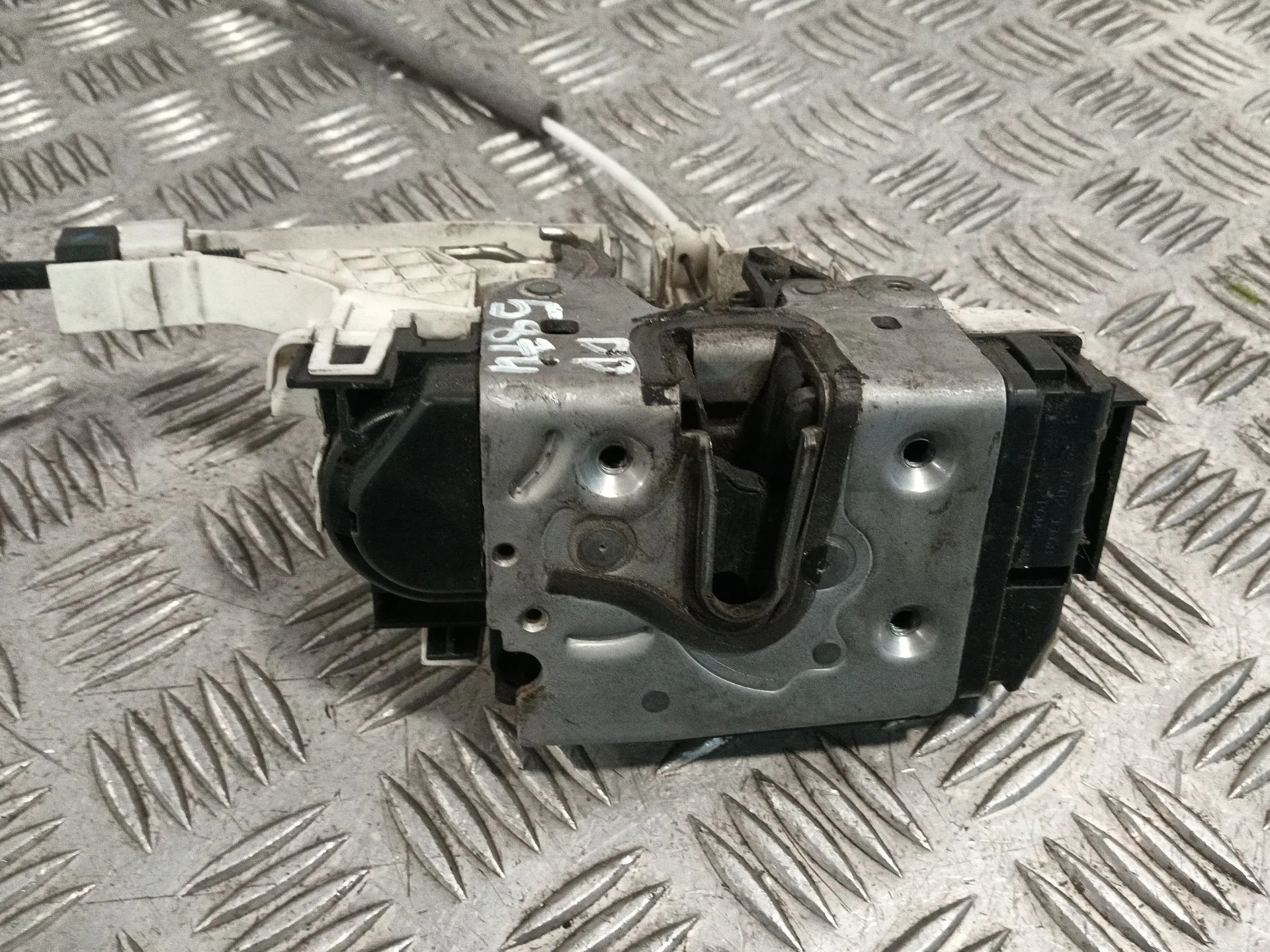 Cerradura Puerta Delantera Derecha para Volkswagen Crafter Caja Cerrada