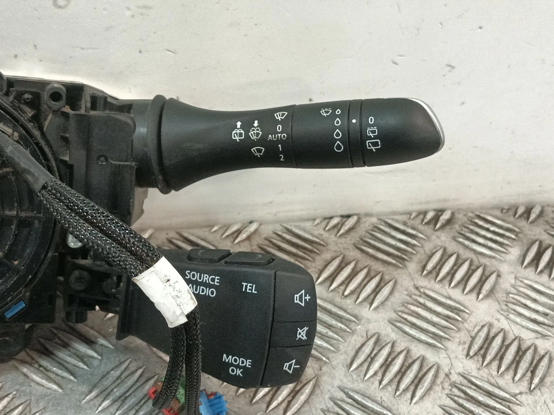 Mando Multifuncion para Renault Megane Iv Hatchback (B9A/M/N_)
