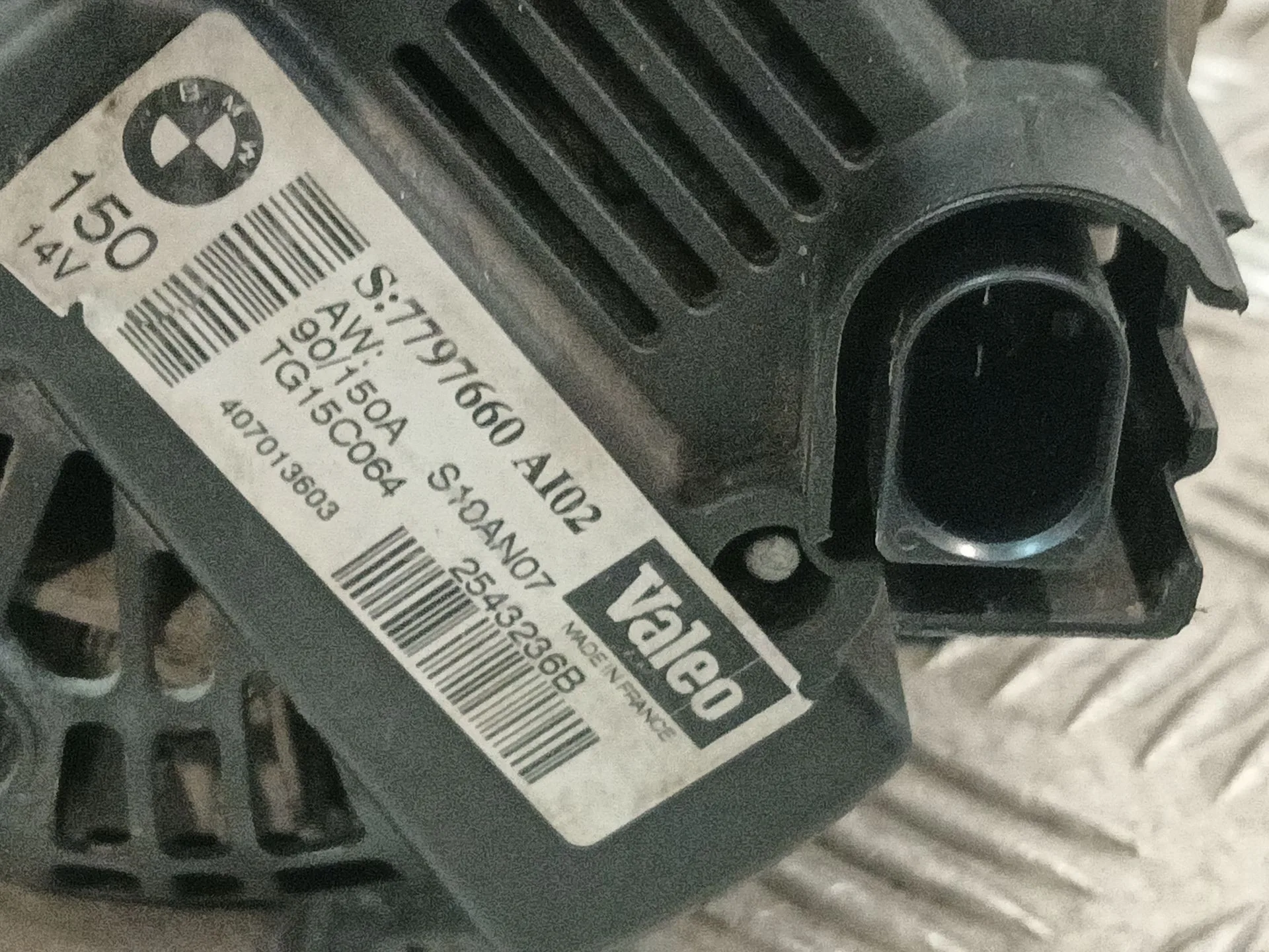 Alternador para Bmw X3 (E83)