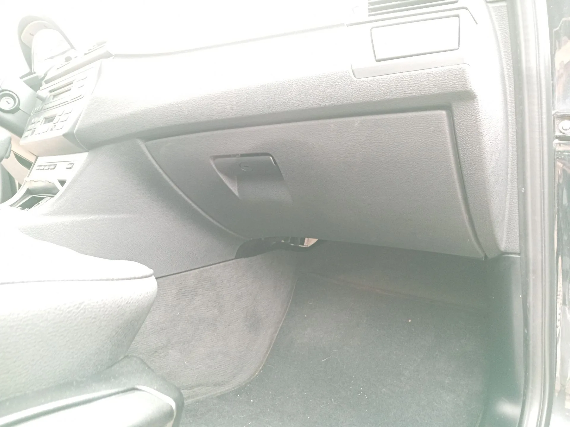 Guantera para Bmw X3 (E83)