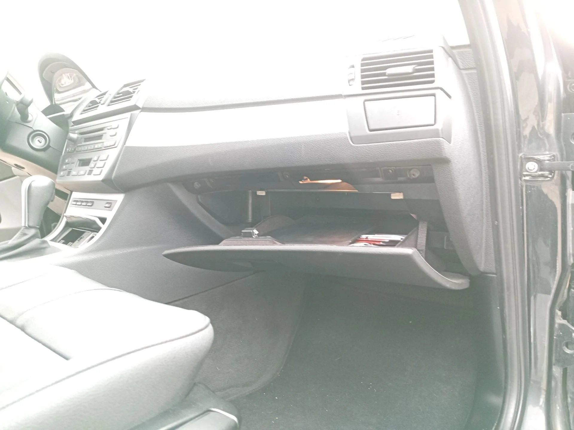 Guantera para Bmw X3 (E83)