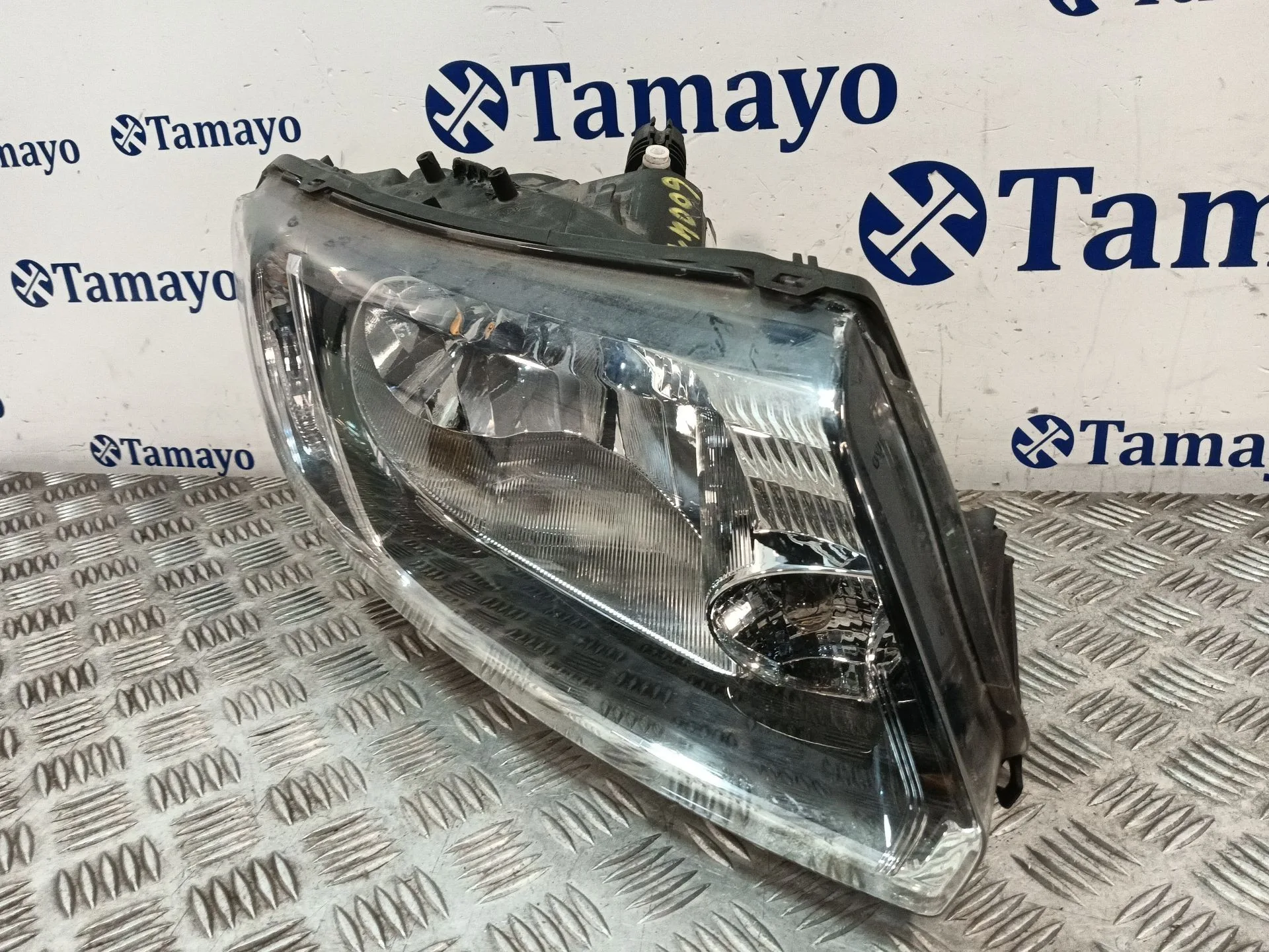Faro Derecho para Dacia Logan Ii